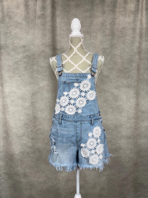 パンツ Lace shorts upcycled Upcycled Lacey Denim Overall Shorts - Medium - Etsy