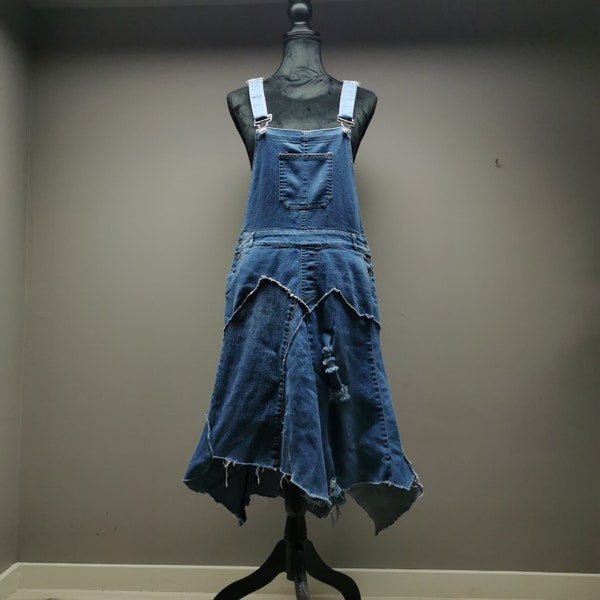 Upcycled Denim Patchwork Overall Kleid-Klein
