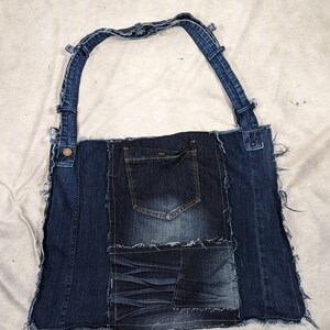 Axelväska/toteväska i återvunnet denimmönster bild 7