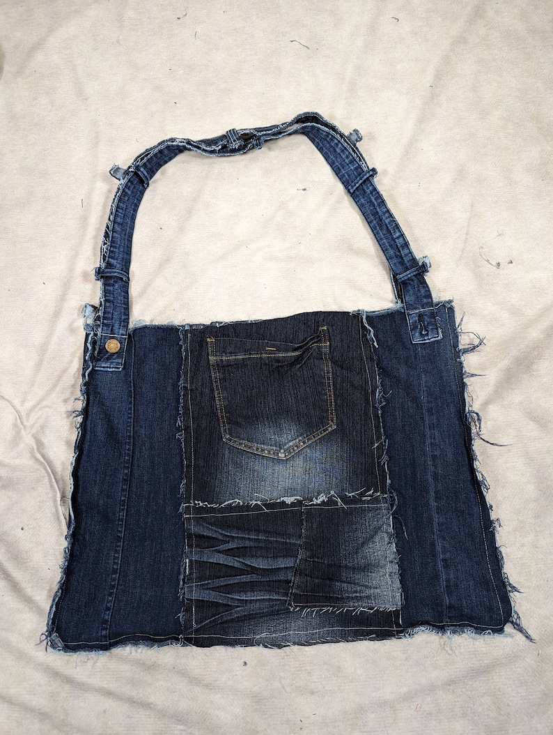 Axelväska/toteväska i återvunnet denimmönster bild 7