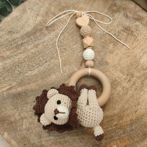 Maxi-Cosi / baby seat pendant lion crocheted image 2