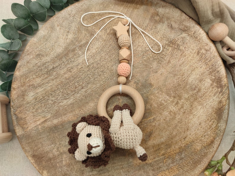 Maxi-Cosi / baby seat pendant lion crocheted image 5