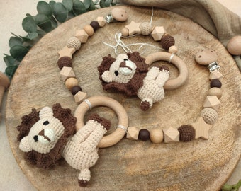 Gift box stroller chain | Baby seat pendant "lion crocheted"