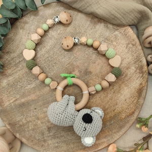 Cadena para cochecito "Koala de ganchillo"