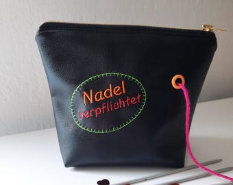 Ball of yarn - bag "Needle obliges", small