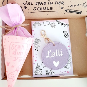 Scinzene Einschulung Geschenk Set Für Mädchen 2025 - Socken, Schlüsselanhänger & Karte In Geschenkbox
