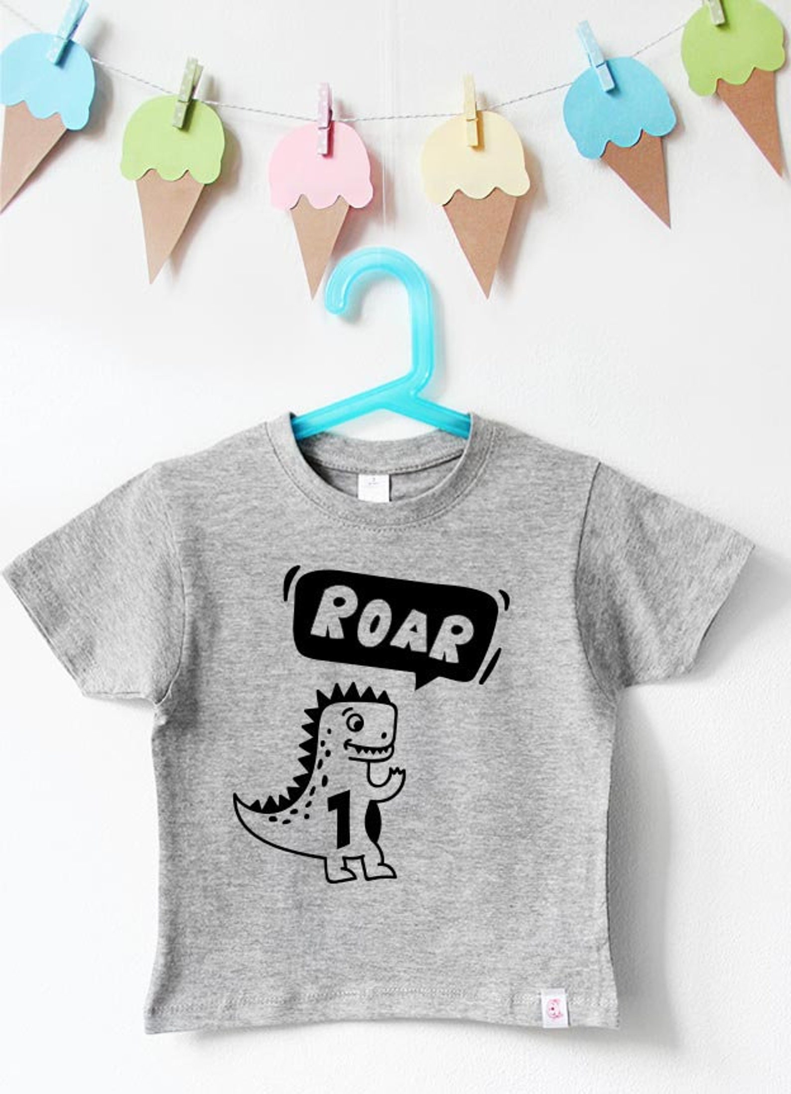Kinder Geburtstags T-Shirt • 4 Jahre • Dinosaurier Design • Für Jungen • Geburtstagsgeschenk