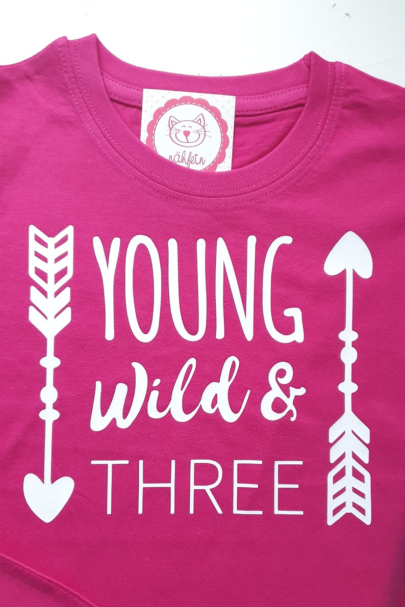 Geburtstagsshirt Kind | young wild three Mädchen | Kindergeburtstag T-Shirt pink