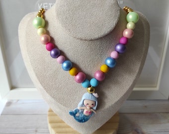 Charme sirène Kawaii - Collier pour enfants Collier de perles Ensemble artisanal - Sac de fête d'anniversaire pour enfants - Ensemble de bricolage - Perles acryliques, Perles en bois