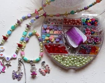 Kit de joyería de unicornio para niños: personalizable con dos nombres. Crea tu propia pulsera y collar. Kit de cuentas arcoíris.