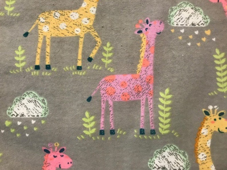 Girly Giraffe Taggie