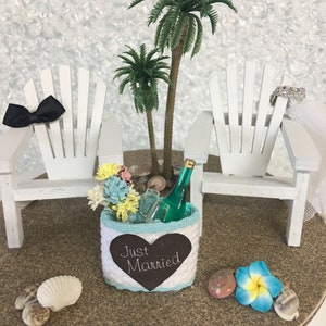 Wedding, Honeymoon cake topper beach scene