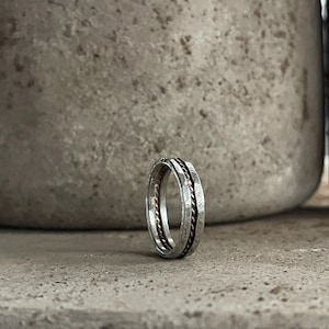 Anillo de dos tonos / Anillo de metal mixto / Anillo de plata esterlina y oro rosa / Anillo unisex martillado / Anillo de boda sin refinar / Anillo apilable / Anillos para hombres