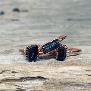 Black tourmaline stacking ring/ raw black tourmaline ring/ dainty black tourmaline ring/ boho ring/ raw stone ring