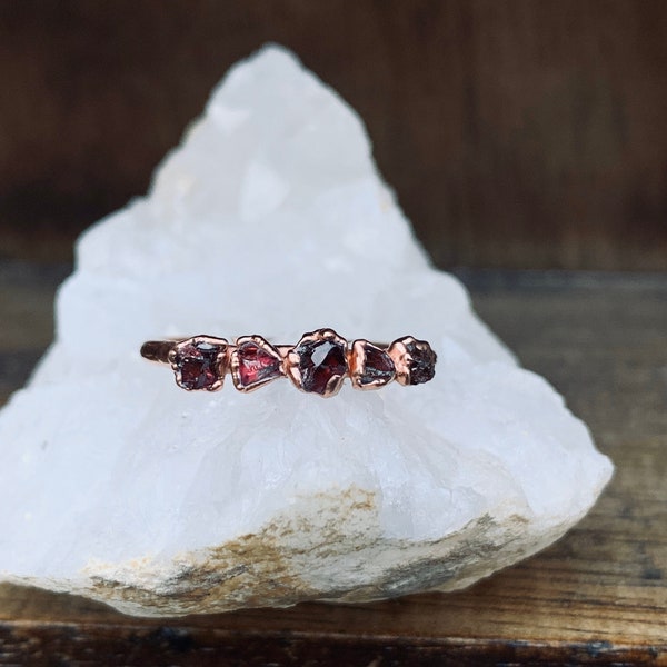 Garnet ring| birth stone rings| multi stone ring| stacking rings| raw stone rings| rose gold rings|