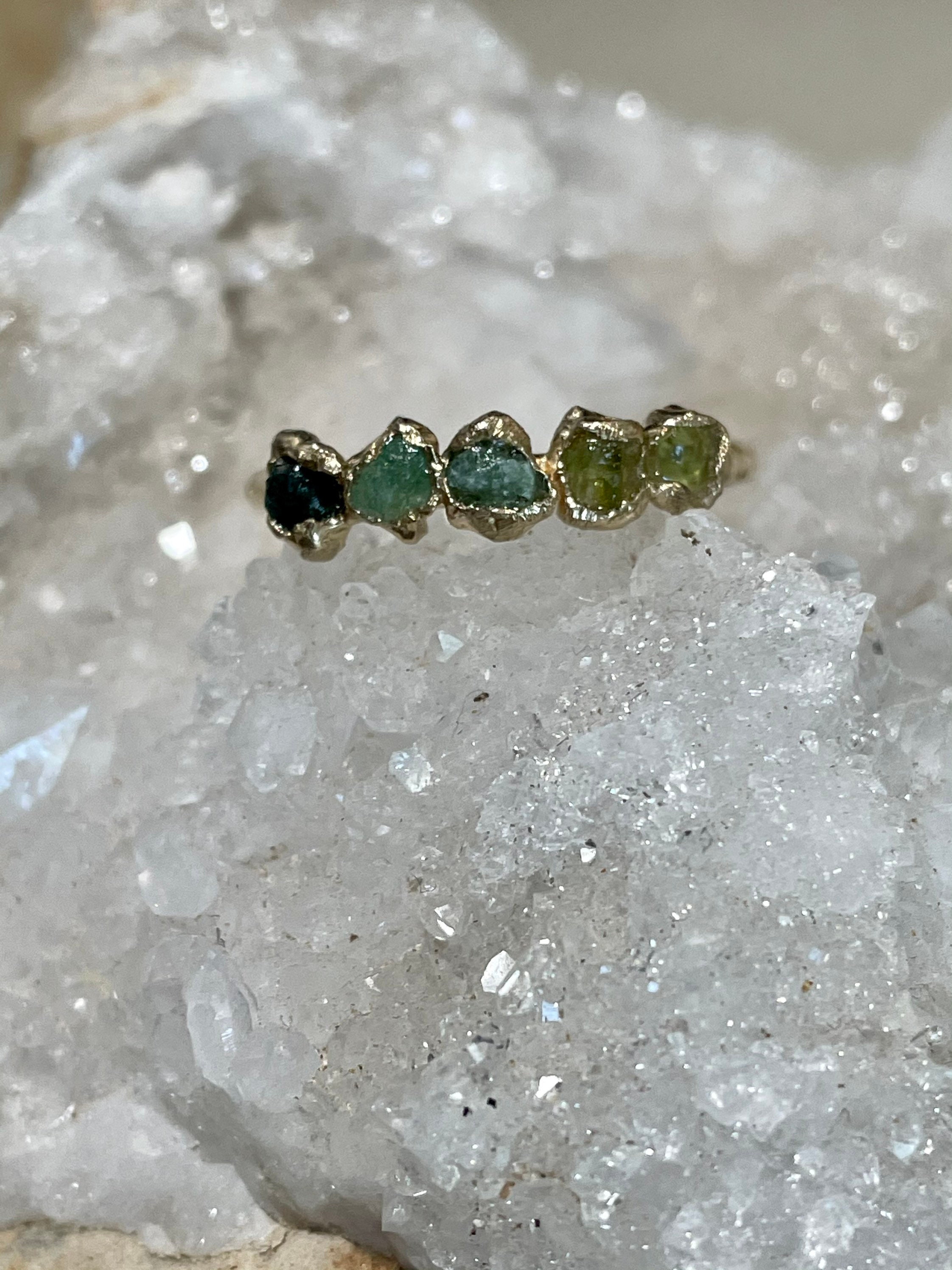 Emerald ombre ring deals