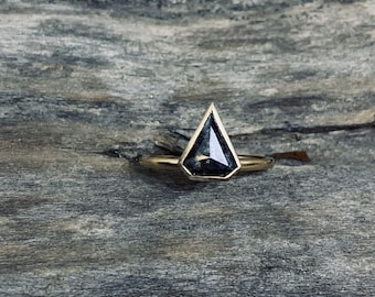 Black geometric diamond engagement ring| black diamond ring| geometric engagement ring| solid gold engagement ring