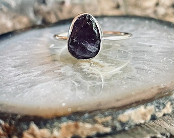 Amethysts ring/ raw amethyst stone/ meditation ring/ boho jewelry/ gold filled rings/ sterling silver rings