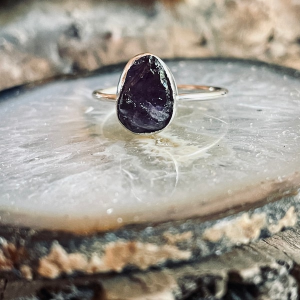 Amethysts ring/ raw amethyst stone/ meditation ring/ boho jewelry/ gold filled rings/ sterling silver rings