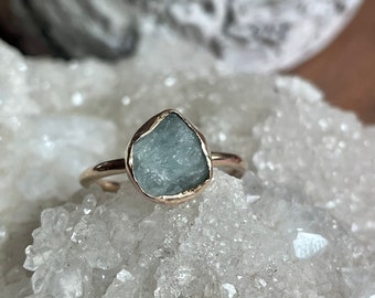 White gold aquamarine engagement ring| raw stone engagement ring| simple engagement ring| rose gold ring| raw wedding set