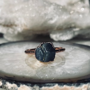 Raw Sapphire Ring| Birthstone Ring| Raw Engagement Ring| Alternative Engagement Ring|