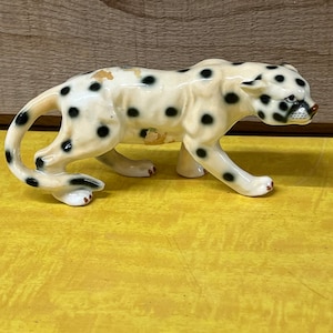 Spotted Leopard Feline Cat Collectibles  Figurine Vintage Statue Animal  Bone China