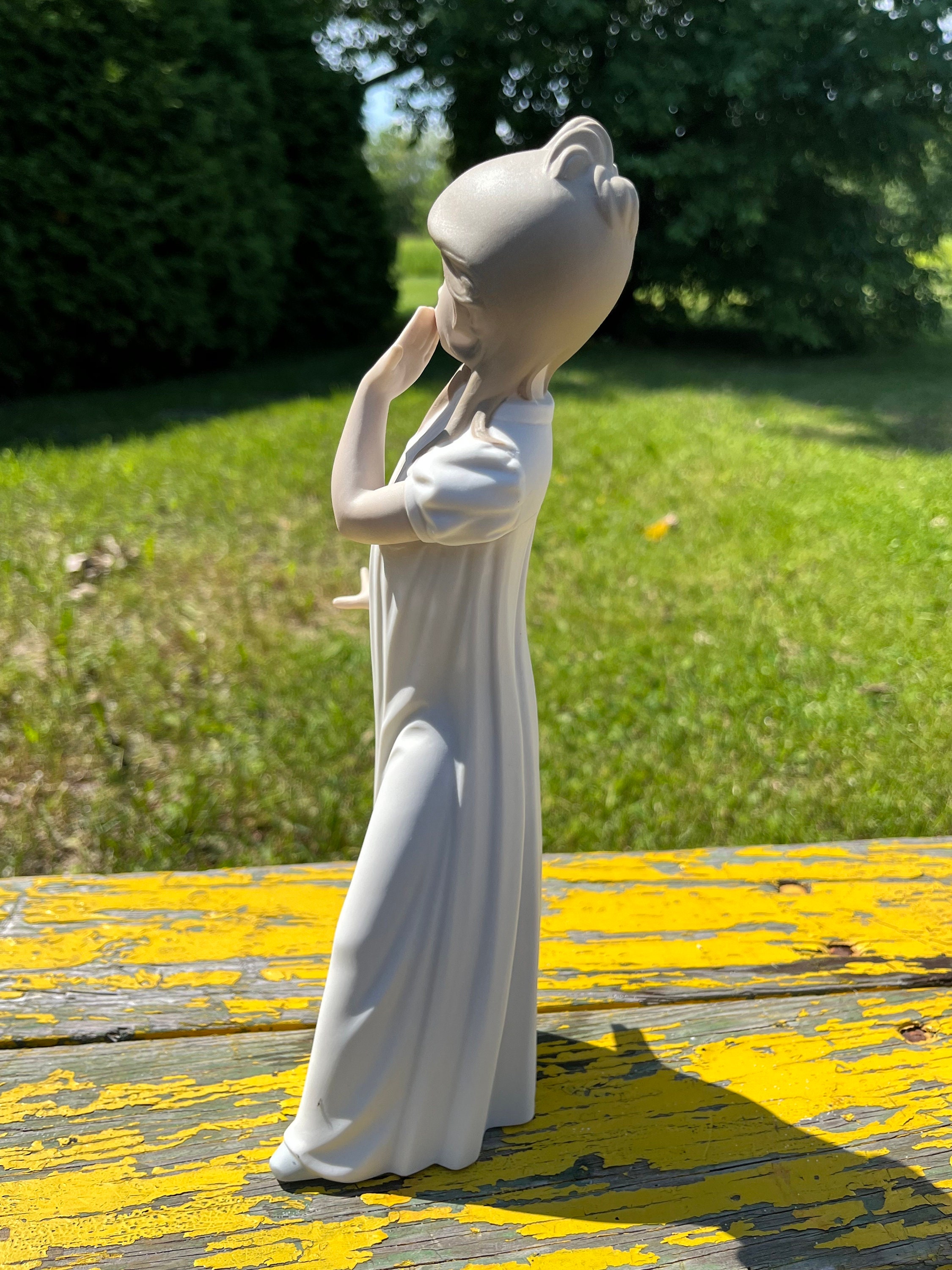 リヤドロ Lladro Nao by Lladro Girl Yawning リヤドロ Lladro Nao by Lladro Girl Yawning 【公式通販】