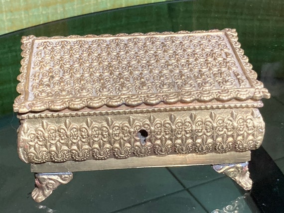 Vintage Solid Brass Trinket Box: Hollywood Regenc… - image 1