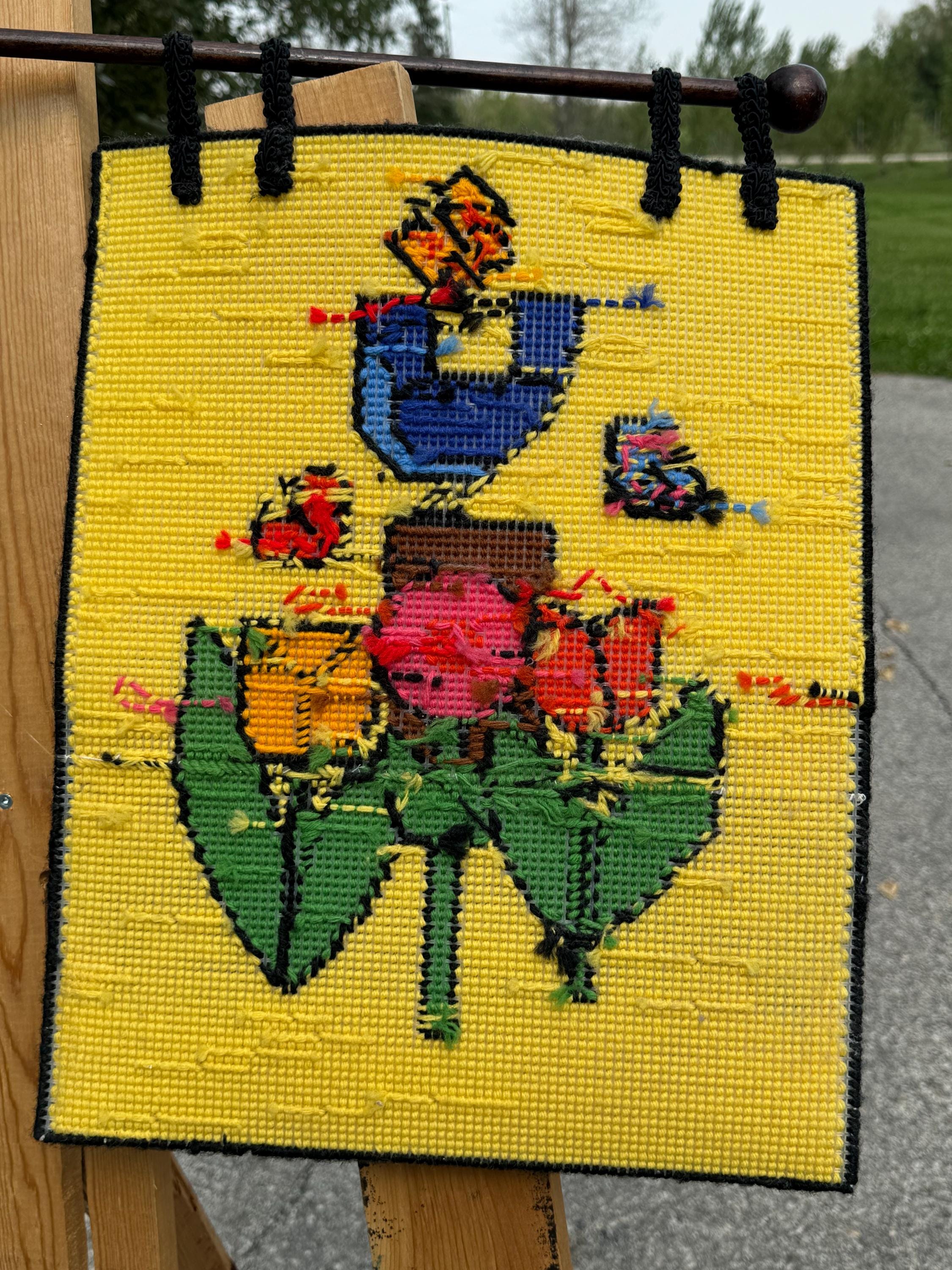 Ancienne Broderie Crewel Encadrée – Hiboux Dans Un Arbre – Décoration Murale MCM