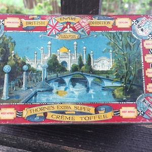 Thorne’s Extra Super Creme Toffee Souvenir Tin, Wembley, 1924, British Empire, Exhibition, Antique, Pictorial, Commemorative, Advertisement