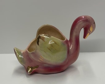 Vaso em forma de cisne com esmalte rosa, verde e dourado. Prato para suculentas em formato de cisne, estilo vintage MCM (meados do século XX), com esmalte brilhante. Lindo em tons de rosa.
