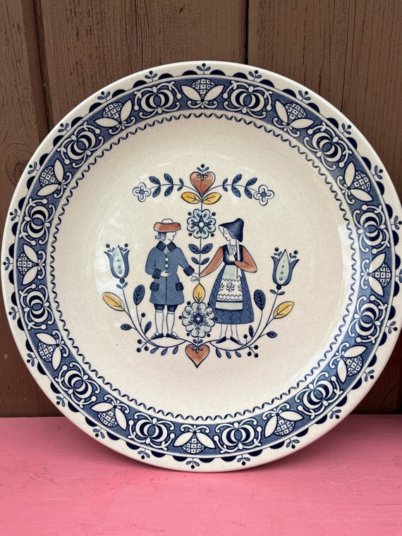 Johnson Bros Dinner Plate Hearts & Flowers People Vintage Serving