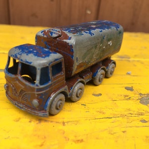 Toy Truck, Lesney, Matchbox, Foden, Sugar Container,  no 10, Tate, Lyle,  Blue,  Diecast, Metal Wheels, England, Vintage, Collectible