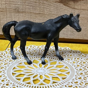 Horse Cast Metal Hong Kong  Durham Industries Collectibles  Mini Figurine Vintage