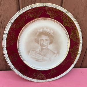 Plate Queen,  Elizabeth II, Coronation, Royal, Collectible, HM, Commemorative, Vintage, 1953 Crown Ducal Cabinet Plate