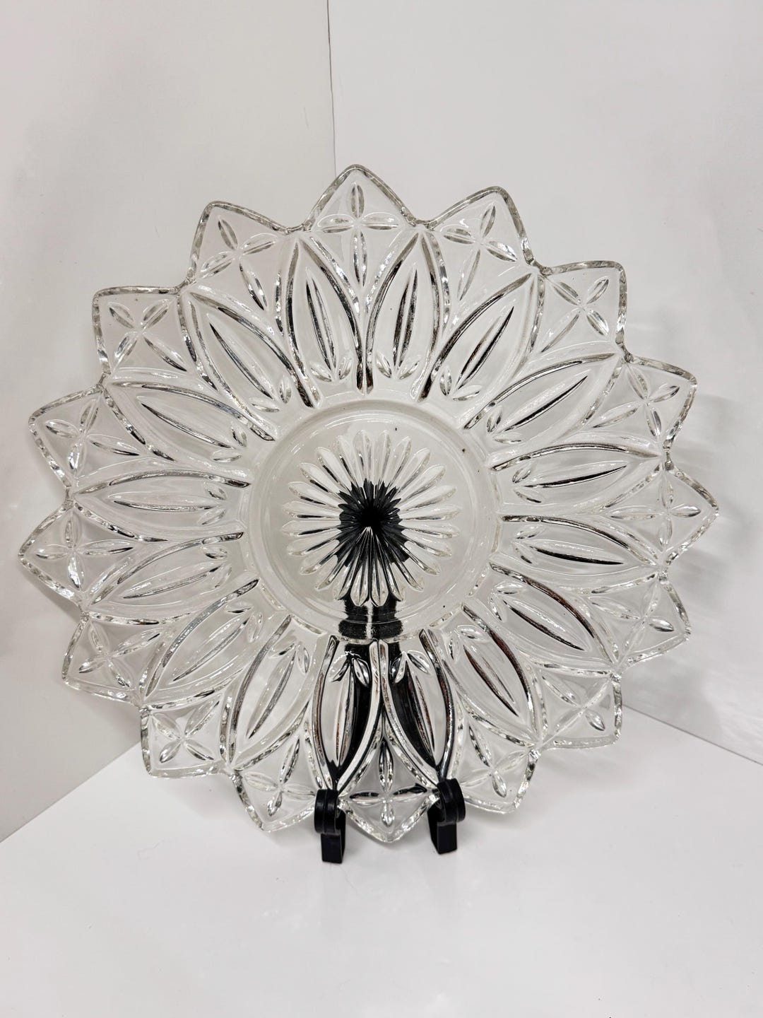 ヴィンテージ フェデラル ガラス ペタル プレート：16 ポイント