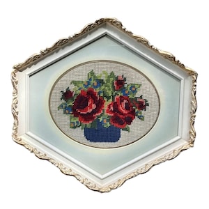 Flor, Rosas, Petit Point, Enmarcado, Madera, Octágono, Vintage, Hecho a mano, Bordado, Arte, Bordado, Punto de cruz, Floral, Marco dorado