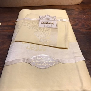 Vintage Yellow Damask Tablecloth and 4 matching Napkins