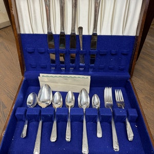 23 pieces, Flatware, 1847 Rogers, Community, Oneida, SL & GH Rogers Oneida Margate Arcadia  Flatware Silver Plate Vintage