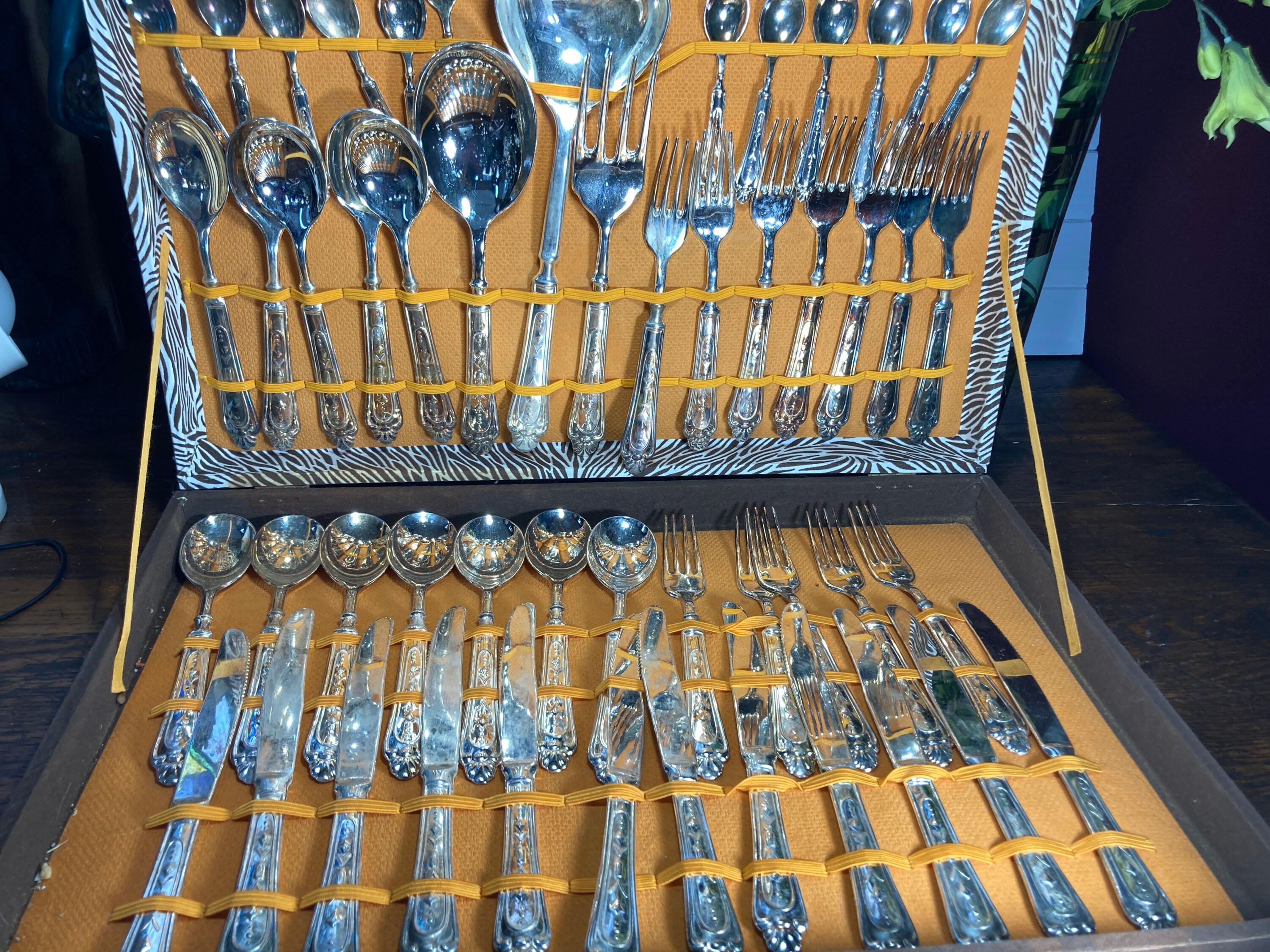 Cutlery Set Flatware Italian Silverplate LBL Silverware