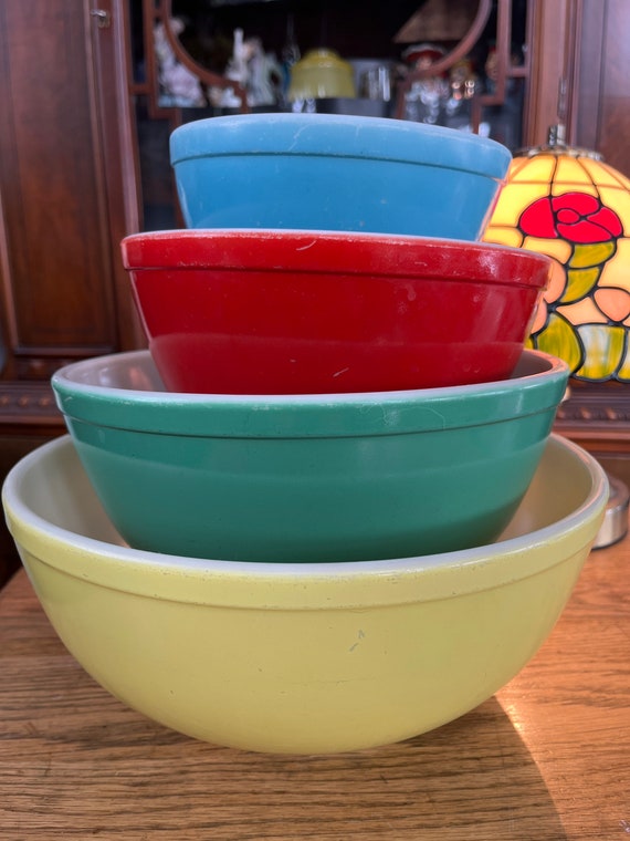 ❤️ パイレックス　未使用　PYREX パイレックスミキシングボウル　セット　❤️ パイレックス ミキシングボウルセット 【バタフライゴールド