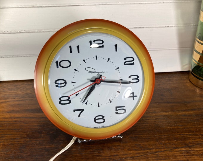 Wall Clock, Plug In, Ingraham, Canada, Vintage, Retro, Amberina, Ombre