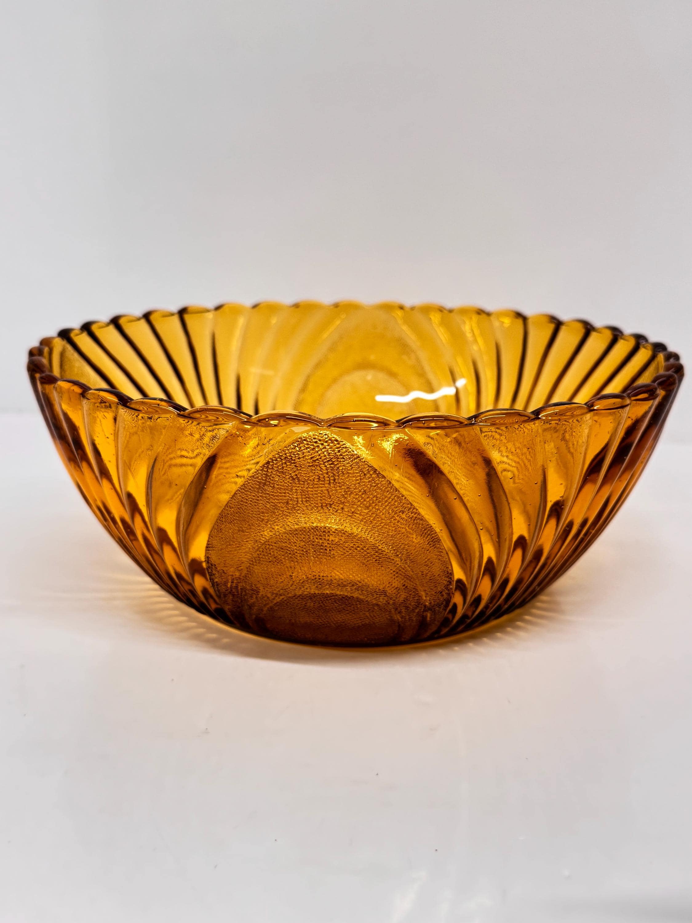 Vintage Brockway Nouveau Amber Glass Bowl: Art Deco Scalloped