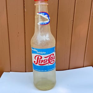 PEPSI-COLA Classic Bottle  Coin Savings Novelty Bank Vintage Plastic Pop Art Advertisement