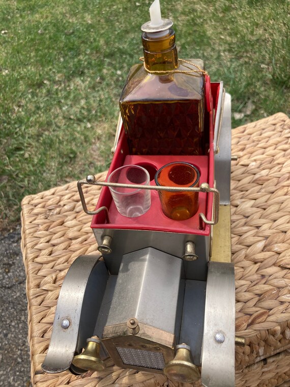 クラシックカー デキャンタ オルゴール Vintage Bar Car Music Box Decanter Set: Metal & Brass Barware - Etsy