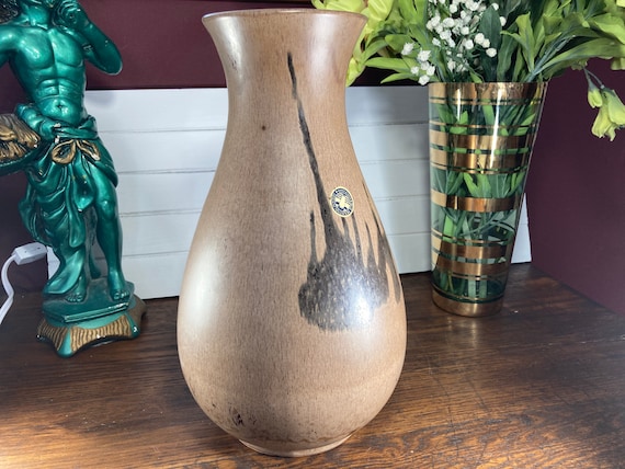 Vintage Blue Mountain Pottery Vase: Mocha Drip Glaze, Canadian Art