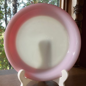 Pyrex 209 Pink Flamingo okrągła forma do ciasta Made in Canada Vintage Retro Primary Ovenware Talerz do pieczenia ciasta