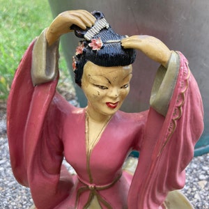 Asian, Woman, Sitting Comb, Devonware,  Chalk ware, Chalkware, Pink,  costumes, MCM,  Art Deco, Canada, Hand Painted,