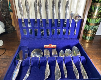 49 pieces, Flatware,1847 Rogers, Community, Oneida, Silver Plate, Vintage, Cutlery, Chest, Silver Flower, Forest, Flower, MCM, Flair,