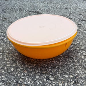 Ciotola impilabile Tupperware Wondelier arancione mandarino o pesca 274-12, grande ciotola vintage per mescolare e conservare